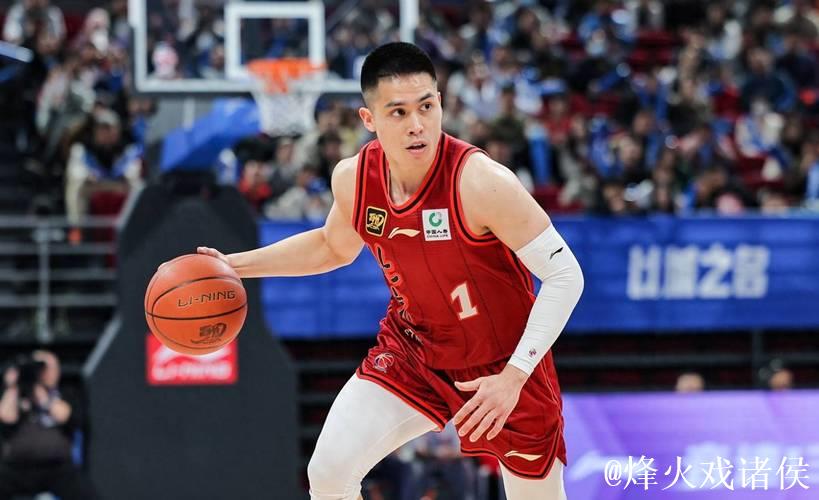 陈盈骏半场11分钟高效砍下21分，命中率惊人达八成七